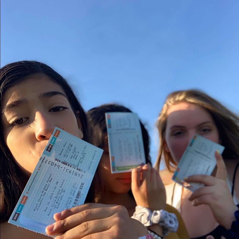 Meet your Posher, Casandra